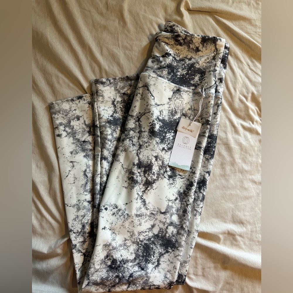 Balance Collection Black and Cream Marble Print Jeggings